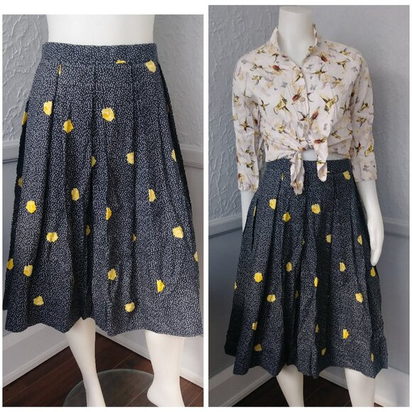 Vintage Skirt Navy Blue with Yellow Flowers - handmade, pleated, flowers - Picture 5 of 7